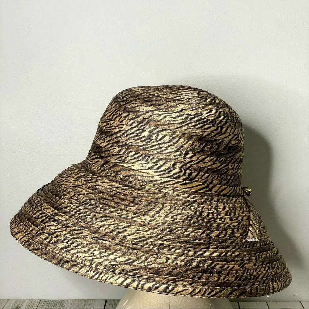 GIOVANNIO Florence NEW YORK Animal Print Derby Sun Hat